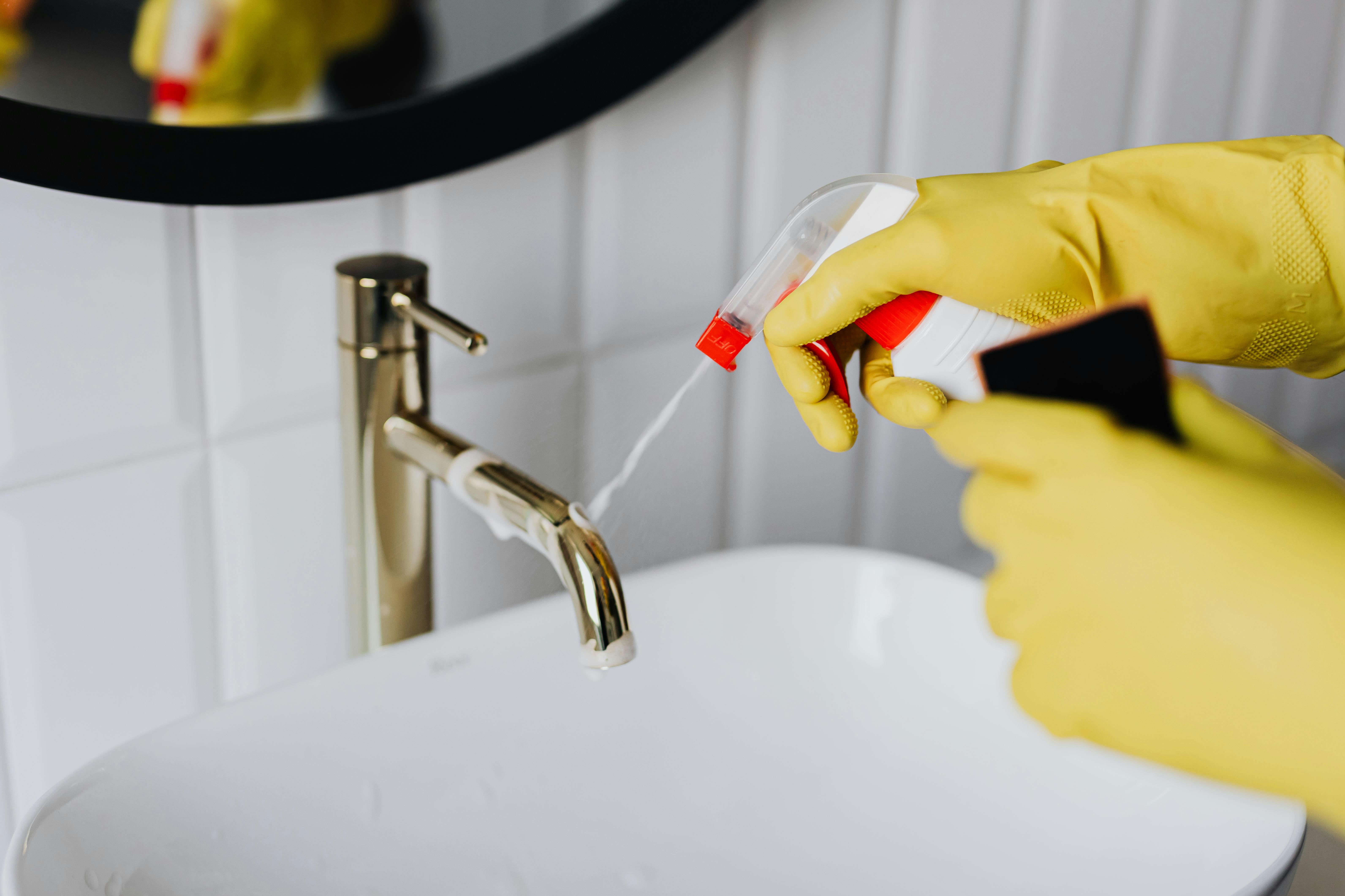 cleaning sink faucet